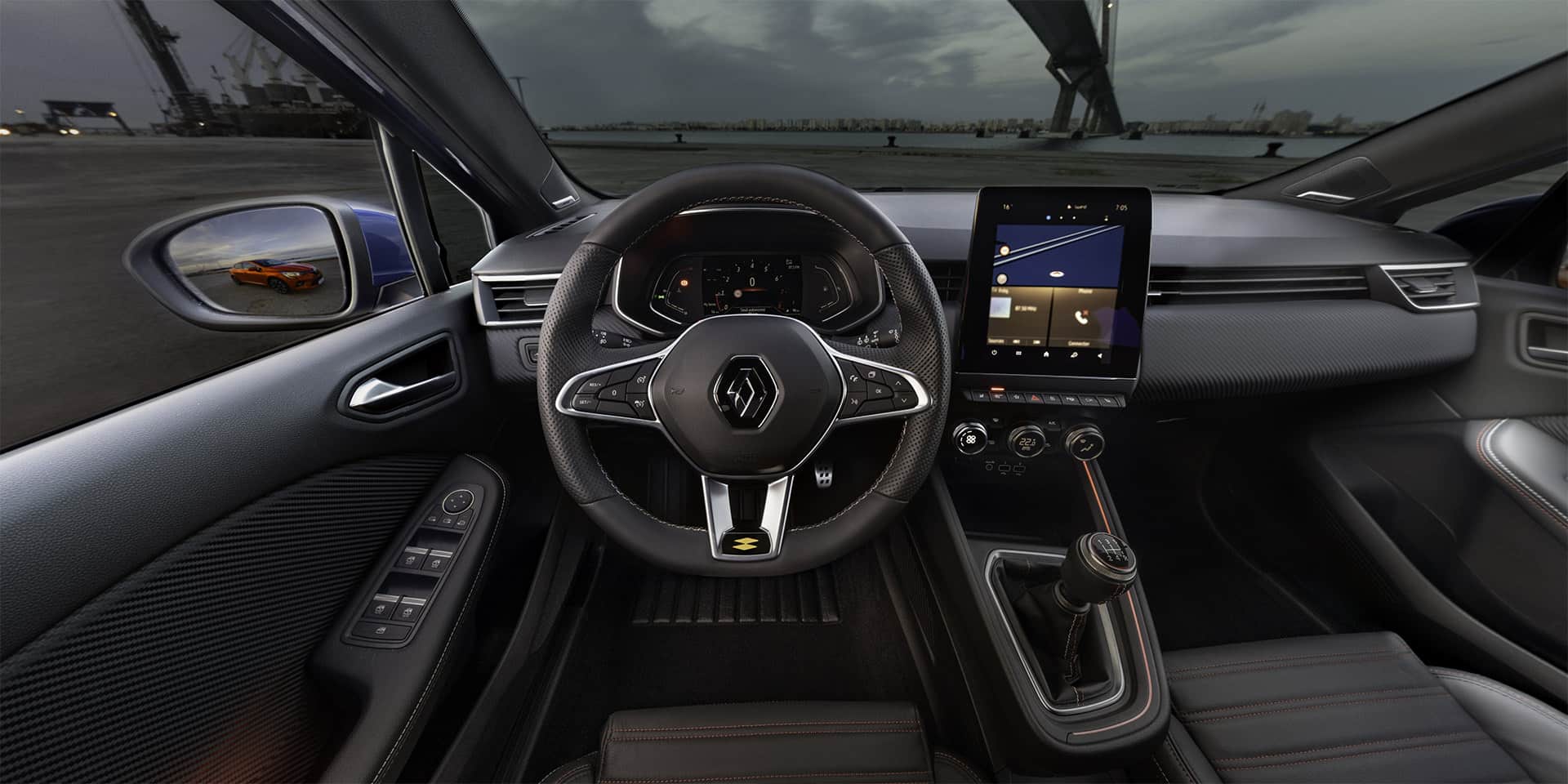 Vue immersive de l’intérieur sport de la Renault Clio RS en 360°