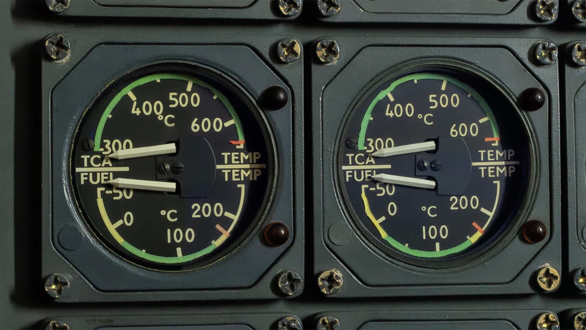Instruments de température du carburant dans le cockpit du Concorde
