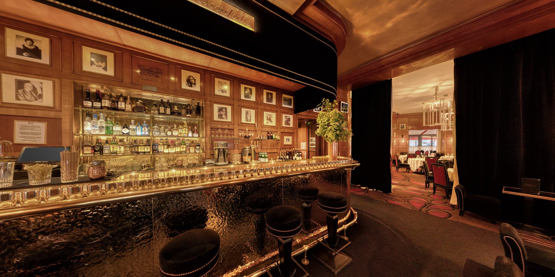 Vue intérieure du Bar L’Escadrille de l’Hôtel Le Fouquet’s en visite virtuelle